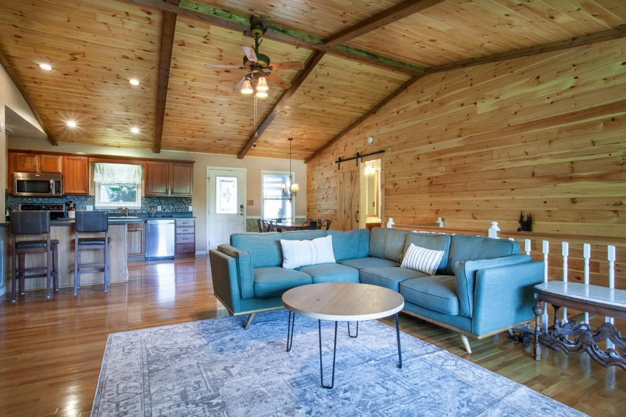 Ole Smoky Bnb - Game Room, Hot Tub, Mtn Views! Пиджен-Фордж Экстерьер фото