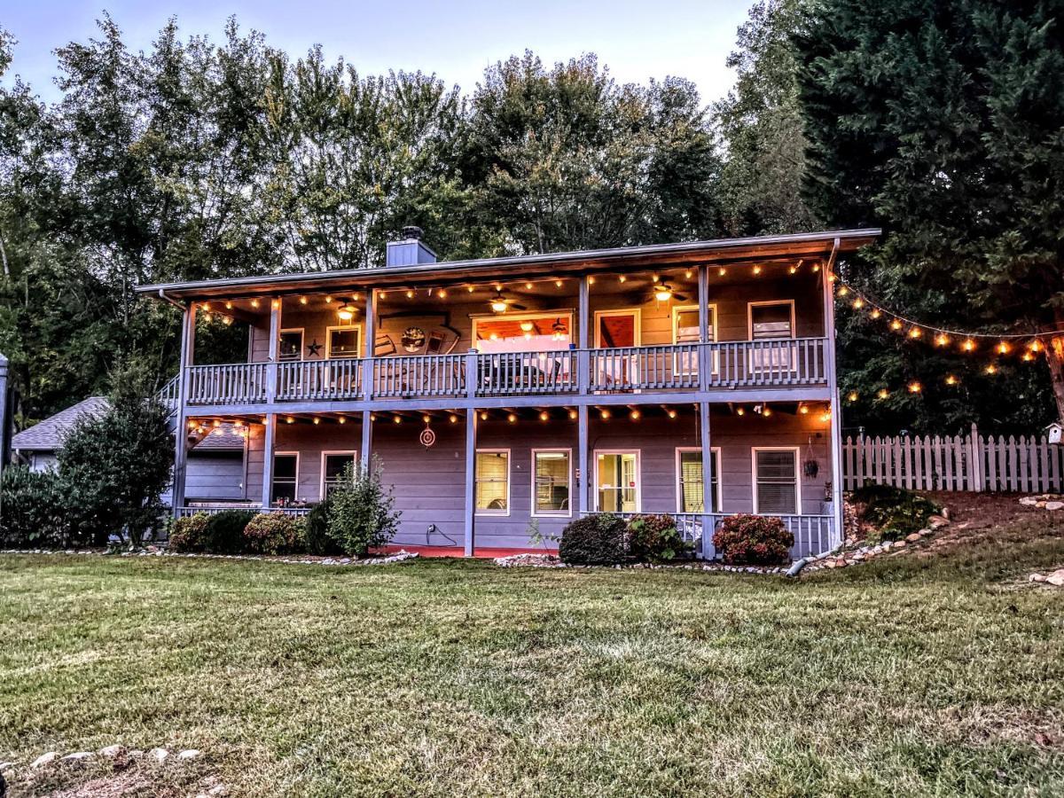 Ole Smoky Bnb - Game Room, Hot Tub, Mtn Views! Пиджен-Фордж Экстерьер фото