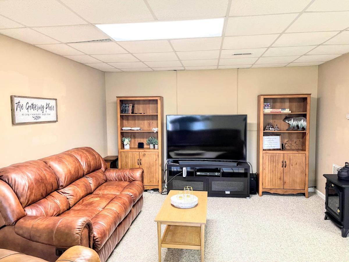 Ole Smoky Bnb - Game Room, Hot Tub, Mtn Views! Пиджен-Фордж Экстерьер фото