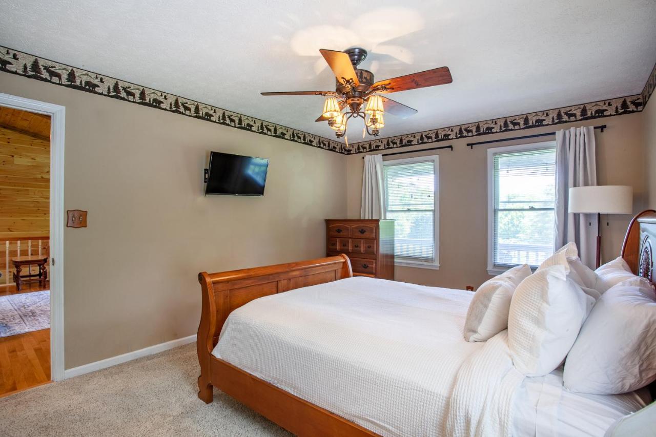 Ole Smoky Bnb - Game Room, Hot Tub, Mtn Views! Пиджен-Фордж Экстерьер фото