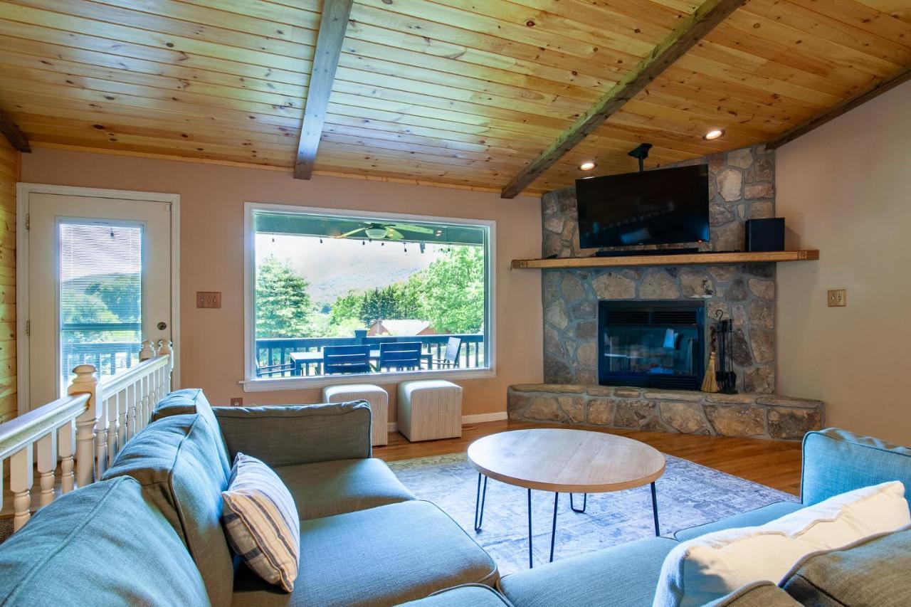 Ole Smoky Bnb - Game Room, Hot Tub, Mtn Views! Пиджен-Фордж Экстерьер фото