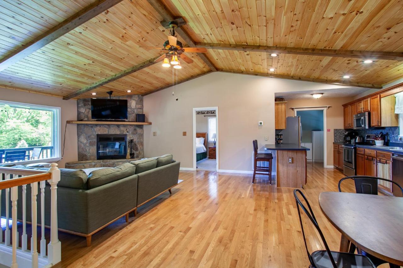 Ole Smoky Bnb - Game Room, Hot Tub, Mtn Views! Пиджен-Фордж Экстерьер фото