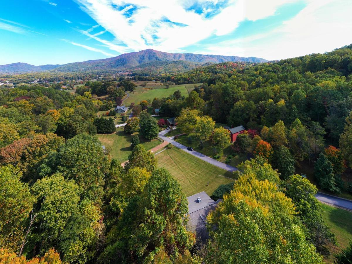 Ole Smoky Bnb - Game Room, Hot Tub, Mtn Views! Пиджен-Фордж Экстерьер фото