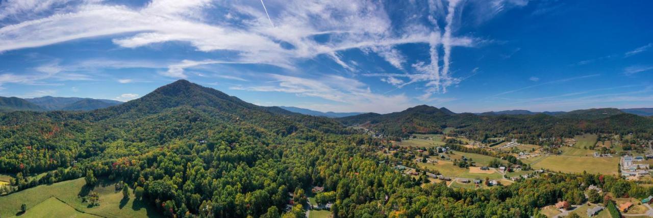 Ole Smoky Bnb - Game Room, Hot Tub, Mtn Views! Пиджен-Фордж Экстерьер фото