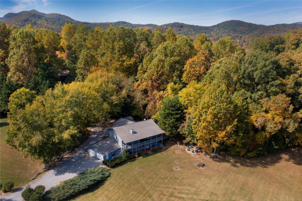 Ole Smoky Bnb - Game Room, Hot Tub, Mtn Views! Пиджен-Фордж Экстерьер фото